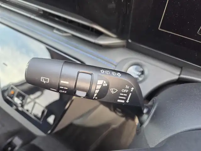 日産 セレナ e－パワー オーテック 福岡県 2023(令5)年 1.9万km パールⅡ カロッツェリアナビ/両側ハンズフリーパワースライドドア/全周囲カメラ/ビルトインETC/プロパイロット/エマージェンシーブレーキ/車線逸脱防止支援システム/後退時車両検知警報/衝突回避ステアリングアシスト/デジタルルームミラー/LEDヘッドランプ/革巻きステアリング/ステアリングヒーター/ブラック合皮シート/前席/2列目シートヒーター/2列目キャプテンシート/純正16インチアルミホイール/スマートキー/プッシュエンジンスターター/禁煙車