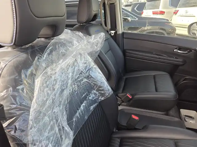 日産 セレナ e－パワー オーテック 福岡県 2023(令5)年 1.9万km パールⅡ カロッツェリアナビ/両側ハンズフリーパワースライドドア/全周囲カメラ/ビルトインETC/プロパイロット/エマージェンシーブレーキ/車線逸脱防止支援システム/後退時車両検知警報/衝突回避ステアリングアシスト/デジタルルームミラー/LEDヘッドランプ/革巻きステアリング/ステアリングヒーター/ブラック合皮シート/前席/2列目シートヒーター/2列目キャプテンシート/純正16インチアルミホイール/スマートキー/プッシュエンジンスターター/禁煙車