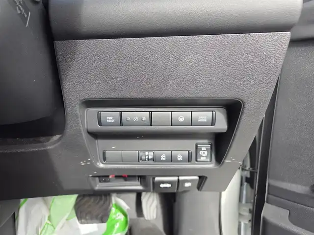 日産 セレナ e－パワー オーテック 福岡県 2023(令5)年 1.9万km パールⅡ カロッツェリアナビ/両側ハンズフリーパワースライドドア/全周囲カメラ/ビルトインETC/プロパイロット/エマージェンシーブレーキ/車線逸脱防止支援システム/後退時車両検知警報/衝突回避ステアリングアシスト/デジタルルームミラー/LEDヘッドランプ/革巻きステアリング/ステアリングヒーター/ブラック合皮シート/前席/2列目シートヒーター/2列目キャプテンシート/純正16インチアルミホイール/スマートキー/プッシュエンジンスターター/禁煙車