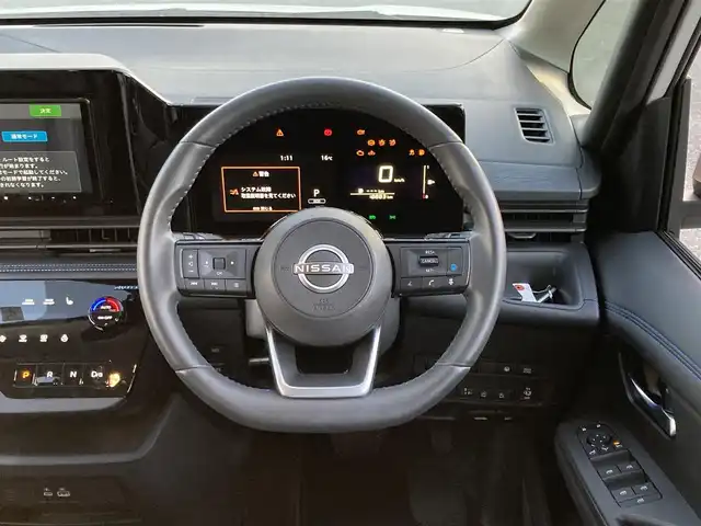 日産 セレナ e－パワー オーテック 福岡県 2023(令5)年 1.9万km パールⅡ カロッツェリアナビ/両側ハンズフリーパワースライドドア/全周囲カメラ/ビルトインETC/プロパイロット/エマージェンシーブレーキ/車線逸脱防止支援システム/後退時車両検知警報/衝突回避ステアリングアシスト/デジタルルームミラー/LEDヘッドランプ/革巻きステアリング/ステアリングヒーター/ブラック合皮シート/前席/2列目シートヒーター/2列目キャプテンシート/純正16インチアルミホイール/スマートキー/プッシュエンジンスターター/禁煙車