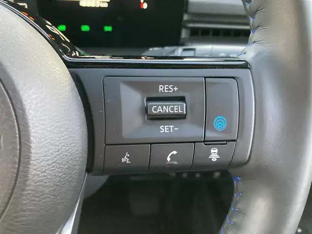 日産 セレナ e－パワー オーテック 福岡県 2023(令5)年 1.9万km パールⅡ カロッツェリアナビ/両側ハンズフリーパワースライドドア/全周囲カメラ/ビルトインETC/プロパイロット/エマージェンシーブレーキ/車線逸脱防止支援システム/後退時車両検知警報/衝突回避ステアリングアシスト/デジタルルームミラー/LEDヘッドランプ/革巻きステアリング/ステアリングヒーター/ブラック合皮シート/前席/2列目シートヒーター/2列目キャプテンシート/純正16インチアルミホイール/スマートキー/プッシュエンジンスターター/禁煙車