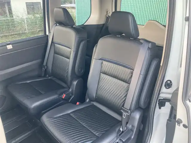 日産 セレナ e－パワー オーテック 福岡県 2023(令5)年 1.9万km パールⅡ カロッツェリアナビ/両側ハンズフリーパワースライドドア/全周囲カメラ/ビルトインETC/プロパイロット/エマージェンシーブレーキ/車線逸脱防止支援システム/後退時車両検知警報/衝突回避ステアリングアシスト/デジタルルームミラー/LEDヘッドランプ/革巻きステアリング/ステアリングヒーター/ブラック合皮シート/前席/2列目シートヒーター/2列目キャプテンシート/純正16インチアルミホイール/スマートキー/プッシュエンジンスターター/禁煙車