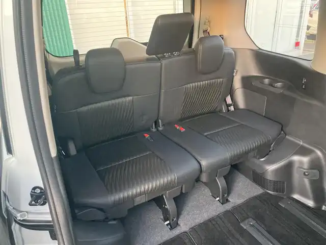 日産 セレナ e－パワー オーテック 福岡県 2023(令5)年 1.9万km パールⅡ カロッツェリアナビ/両側ハンズフリーパワースライドドア/全周囲カメラ/ビルトインETC/プロパイロット/エマージェンシーブレーキ/車線逸脱防止支援システム/後退時車両検知警報/衝突回避ステアリングアシスト/デジタルルームミラー/LEDヘッドランプ/革巻きステアリング/ステアリングヒーター/ブラック合皮シート/前席/2列目シートヒーター/2列目キャプテンシート/純正16インチアルミホイール/スマートキー/プッシュエンジンスターター/禁煙車