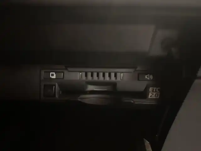 レクサス ＲＸ 200t Fスポーツ 愛媛県 2017(平29)年 6万km グラファイトブラックガラスフレーク インテリジェントクリアランスソナー/＋リヤクロストラフィックアラート［RCTA］/＋リヤクロストラフィックオートブレーキ［RCTAB］/＋ブラインドスポットモニター［BSM］/後席シートヒーター/＋後席パワーシート（電動リクライニング＆電動格納機能付）//純正12.3インチナビ/フルセグTV/ドライブレコーダー/レーダークルーズコントロール/ビルトインETC/パワーバックドア/レザーシート/エアシート　シートヒーター/パワーシート/後席シートヒーター