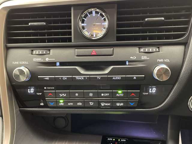 レクサス ＲＸ 200t Fスポーツ 愛媛県 2017(平29)年 6万km グラファイトブラックガラスフレーク インテリジェントクリアランスソナー/＋リヤクロストラフィックアラート［RCTA］/＋リヤクロストラフィックオートブレーキ［RCTAB］/＋ブラインドスポットモニター［BSM］/後席シートヒーター/＋後席パワーシート（電動リクライニング＆電動格納機能付）//純正12.3インチナビ/フルセグTV/ドライブレコーダー/レーダークルーズコントロール/ビルトインETC/パワーバックドア/レザーシート/エアシート　シートヒーター/パワーシート/後席シートヒーター