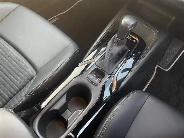 トヨタ カローラツーリング ハイブリッド ダブルバイビー 富山県 2021(令3)年 2.3万km スパークリングブラックパールクリスタルシャイン 純正ディスプレイオーディオ/Bluetooth/バックカメラ/ミラーキャスト/セーフティセンス/レーダークルーズコントロール/レーンキープアシスト/オートマチックハイビーム/ハーフレザーシート/コーナーセンサー/LEDオートライト/ＬＥＤフォグライト