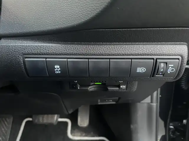 トヨタ カローラツーリング ハイブリッド ダブルバイビー 富山県 2021(令3)年 2.3万km スパークリングブラックパールクリスタルシャイン 純正ディスプレイオーディオ/Bluetooth/バックカメラ/ミラーキャスト/セーフティセンス/レーダークルーズコントロール/レーンキープアシスト/オートマチックハイビーム/ハーフレザーシート/コーナーセンサー/LEDオートライト/ＬＥＤフォグライト