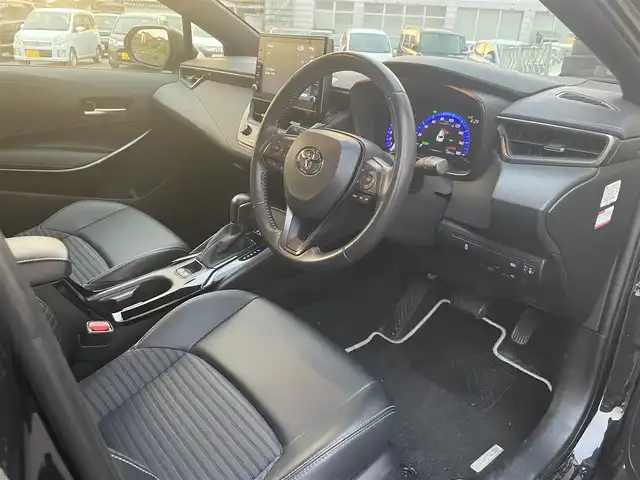 トヨタ カローラツーリング ハイブリッド ダブルバイビー 富山県 2021(令3)年 2.3万km スパークリングブラックパールクリスタルシャイン 純正ディスプレイオーディオ/Bluetooth/バックカメラ/ミラーキャスト/セーフティセンス/レーダークルーズコントロール/レーンキープアシスト/オートマチックハイビーム/ハーフレザーシート/コーナーセンサー/LEDオートライト/ＬＥＤフォグライト