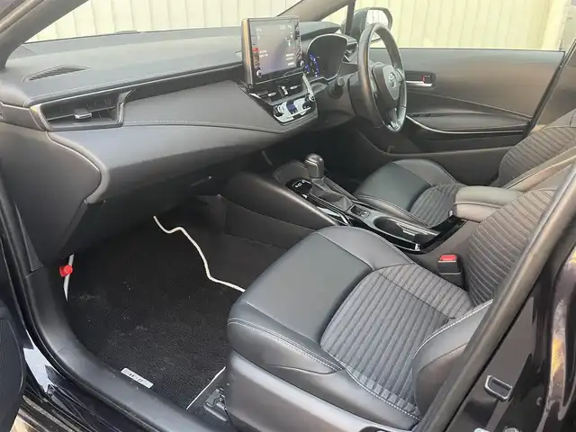 トヨタ カローラツーリング ハイブリッド ダブルバイビー 富山県 2021(令3)年 2.3万km スパークリングブラックパールクリスタルシャイン 純正ディスプレイオーディオ/Bluetooth/バックカメラ/ミラーキャスト/セーフティセンス/レーダークルーズコントロール/レーンキープアシスト/オートマチックハイビーム/ハーフレザーシート/コーナーセンサー/LEDオートライト/ＬＥＤフォグライト