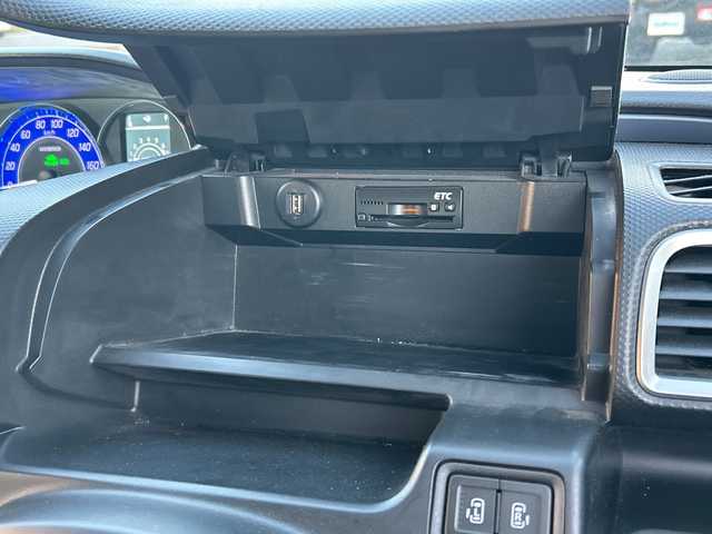 三菱 デリカＤ：２ ハイブリッドSZ ナビパッケージ 千葉県 2017(平29)年 6万km スーパーブラックP ナビ　全方位カメラ　両側電動スライドドア　フルセグTV　BT　クルコン　ステアスイッチ　レーダーブレーキ　ドラレコ　ビルトインETC　USB　スマートキー　プッシュスタート　HID　オートライト