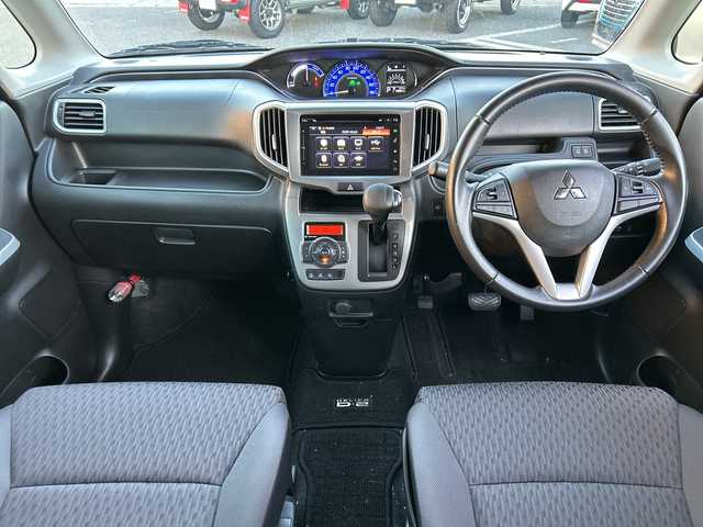 三菱 デリカＤ：２ ハイブリッドSZ ナビパッケージ 千葉県 2017(平29)年 6万km スーパーブラックP ナビ　全方位カメラ　両側電動スライドドア　フルセグTV　BT　クルコン　ステアスイッチ　レーダーブレーキ　ドラレコ　ビルトインETC　USB　スマートキー　プッシュスタート　HID　オートライト