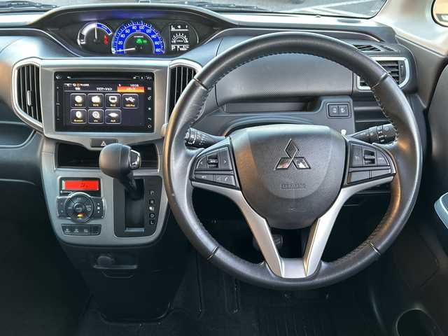 三菱 デリカＤ：２ ハイブリッドSZ ナビパッケージ 千葉県 2017(平29)年 6万km スーパーブラックP ナビ　全方位カメラ　両側電動スライドドア　フルセグTV　BT　クルコン　ステアスイッチ　レーダーブレーキ　ドラレコ　ビルトインETC　USB　スマートキー　プッシュスタート　HID　オートライト