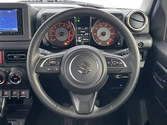 スズキ ジムニー XC 滋賀県 2023(令5)年 1.9万km ブルーイッシュブラックパール3 社外ナビ/・Bluetooth/フルセグ/・CD/DVD/ステアリングリモコン/前後ドラレコ/ETC/前席シートヒーター/LEDオートライト/フォグライト/ヘッドライトウォッシャー/クルーズコントロール/スズキセーフティ/スマートキー