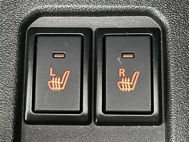 スズキ ジムニー XC 滋賀県 2023(令5)年 1.9万km ブルーイッシュブラックパール3 社外ナビ/・Bluetooth/フルセグ/・CD/DVD/ステアリングリモコン/前後ドラレコ/ETC/前席シートヒーター/LEDオートライト/フォグライト/ヘッドライトウォッシャー/クルーズコントロール/スズキセーフティ/スマートキー