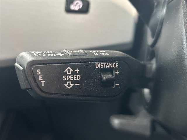 アウディ Ａ４ 40TDIクワトロ Sライン 岩手県 2023(令5)年 3.2万km グレイシアホワイトメタリック ワンオーナー/衝突軽減装置/ディーゼルターボ　/純正ナビ　/フルセグTV/ビルトインETC　/全方位カメラ　/アダクティブクルーズコントロール /純正前後ドライブレコーダー/パドルシフト /コーナーセンサー /前席シートヒーター/前席パワーシート/運転席シートメモリ /スマホ充電 /革ステアリング/横滑り防止装置/純正フロアマット/スマートキー×2/保証書 取説
