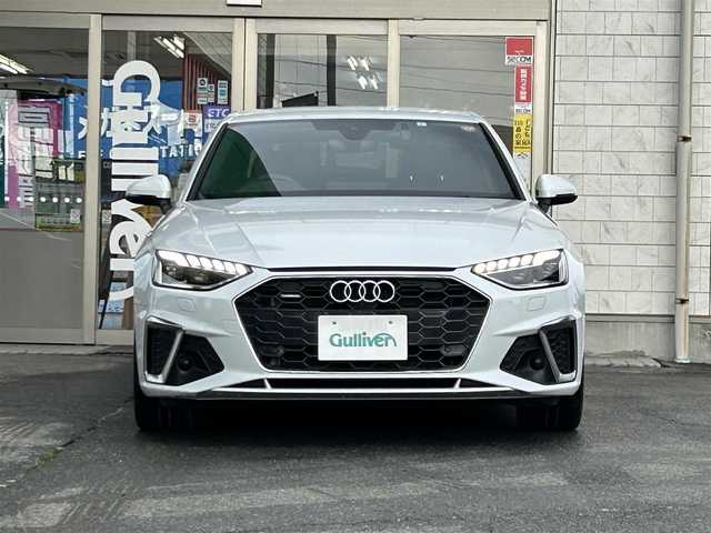 アウディ Ａ４ 40TDIクワトロ Sライン 岩手県 2023(令5)年 3.2万km グレイシアホワイトメタリック ワンオーナー/衝突軽減装置/ディーゼルターボ　/純正ナビ　/フルセグTV/ビルトインETC　/全方位カメラ　/アダクティブクルーズコントロール /純正前後ドライブレコーダー/パドルシフト /コーナーセンサー /前席シートヒーター/前席パワーシート/運転席シートメモリ /スマホ充電 /革ステアリング/横滑り防止装置/純正フロアマット/スマートキー×2/保証書 取説