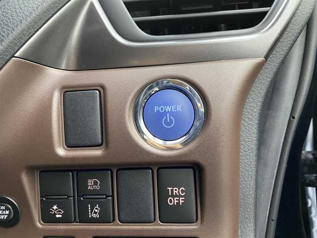 トヨタ エスクァイア ハイブリッド Gi プレミアムパッケージ 宮城県 2019(平31)年 2.8万km ブラッキッシュアゲハガラスフレーク 純正9インチナビ/（NSZT-Y68T)/純正フリップダウンモニター/純正OPエアロ/安全装備/・衝突被害軽減システム/・横滑り防止装置/・レーンキープアシスト/アイドリングストップ/クルーズコントロール/ETC/スマートキー/バックカメラ/フルセグテレビ/USB入力端子/ハーフレザー/シートヒーター/両側パワースライド/コーナーセンサー/ドライブレコーダー
