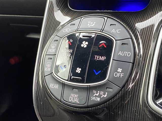 トヨタ エスクァイア ハイブリッド Gi プレミアムパッケージ 宮城県 2019(平31)年 2.8万km ブラッキッシュアゲハガラスフレーク 純正9インチナビ/（NSZT-Y68T)/純正フリップダウンモニター/純正OPエアロ/安全装備/・衝突被害軽減システム/・横滑り防止装置/・レーンキープアシスト/アイドリングストップ/クルーズコントロール/ETC/スマートキー/バックカメラ/フルセグテレビ/USB入力端子/ハーフレザー/シートヒーター/両側パワースライド/コーナーセンサー/ドライブレコーダー