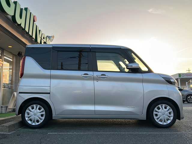 日産 ルークス X 愛知県 2020(令2)年 1.1万km スターリングシルバーM /禁煙/ワンオーナー/ディーラー整備記録簿R4.5.6.7//純正ナビ/フルセグ/SD/CD/DVD/BT//全方位カメラ/ETC2.0/純正ナビ連動前後ドラレコ//ディスプレイ付自動眩式ルームミラー//プッシュスタート/スマートキー//LEDオートライト/オートハイビーム//ハンズフリーパワースライドドア//ステアリングスイッチ//快適パック//シートバックテーブル/シートバック部USBソケット//プラズマクラスター技術搭載リヤシーリングファン//エマブレ/LDW/RSA/先行者発進告知//電動格納ミラー//リヤロールサンシェード//コーナーセンサー//純正ドアバイザー//純正フロアマット//取扱説明書//新車時保証書//ドラレコ取説/ナビ取説//スペアスマートキー有
