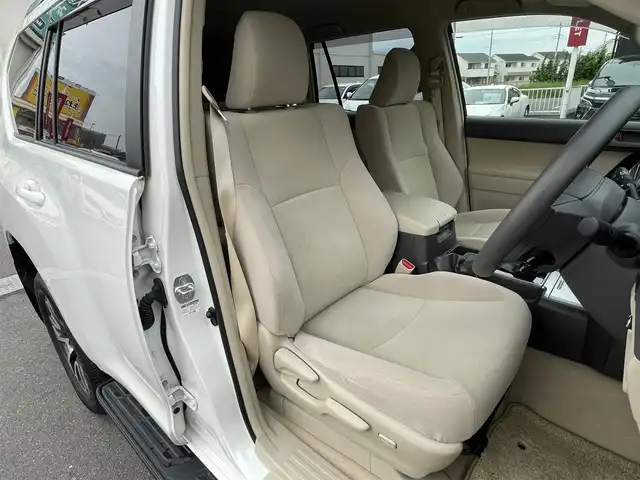 トヨタ ランドクルーザー プラド TX 群馬県 2022(令4)年 1.6万km ホワイトパールクリスタルシャイン ＴＲＤエアロ　/純正ナビ・フルセグ・Ｂｌｕｅｔｏｏｔｈ・ＣＤ・ＤＶＤ/バックカメラ　/衝突軽減ブレーキ　/レーンアシスト　/コーナーセンサー　/アダプティブクルーズコントロール　/純正19インチAW/ＥＴＣ２．０　/オートハイビーム/純正フロアマット