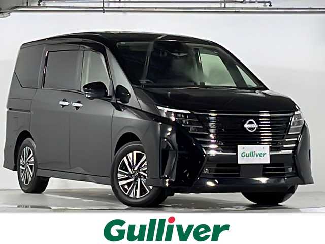 日産 セレナ e－パワー ハイウェイスター V 広島県 2023(令5)年 2.5万km ダイヤモンドブラック 純正12.3型メモリナビ/（AM/FM/BT/フルセグTV）/プロパイロット/インテリジェントクルーズコントロール/ステアリングヒーター/シートヒーター/両側パワースライドドア/全方位カメラ/デジタルインナーミラー/ドライブレコーダー/車線維持支援/標識検知支援/駐車支援/コーナーセンサー/ウォークスルー/衝突軽減システム/横滑り防止装置/アイドリングストップ/プッシュスタートボタン/スマートキー/純正１６インチアルミホイール/純正フロアマット/純正LEDヘッドライト/ETC2.0