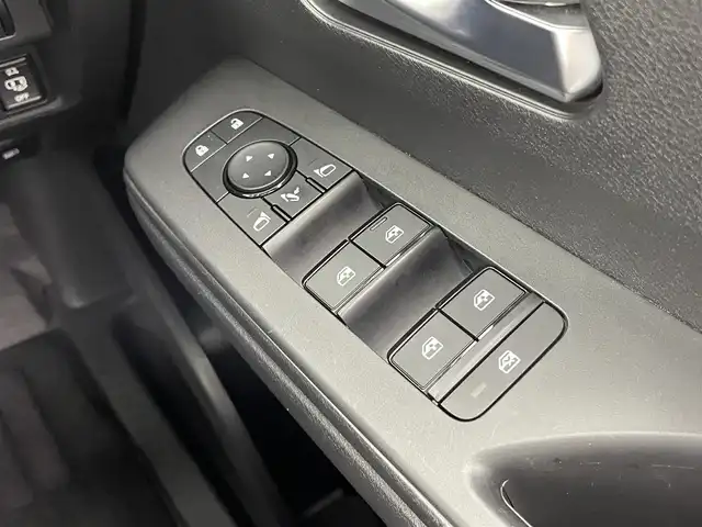 日産 セレナ e－パワー ハイウェイスター V 大分県 2023(令5)年 3.3万km プリズムホワイト 社外ナビ/TV/Bluetooth/バックカメラ/両側パワースライドドア/電動パーキングブレーキ/プロパイロット/ＬＥＤヘッドライト/ドライブレコーダー/ETC/プッシュスタート/フロアマット/レーダークルーズ