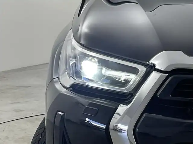 トヨタ ハイラックス Z 福岡県 2022(令4)年 5.8万km アティチュードブラックマイカ 純正ナビ（ＢＴ，フルセグＴＶ）　/バックカメラ　/ＥＴＣ　/レーダークルーズコントロール　/コーナーセンサー　/衝突被害軽減　/レーンキープ　/トランスファースイッチ/ヒルディセントコントロール　/ベッドライナー　/トノカバー　/TRDマッドフラップ