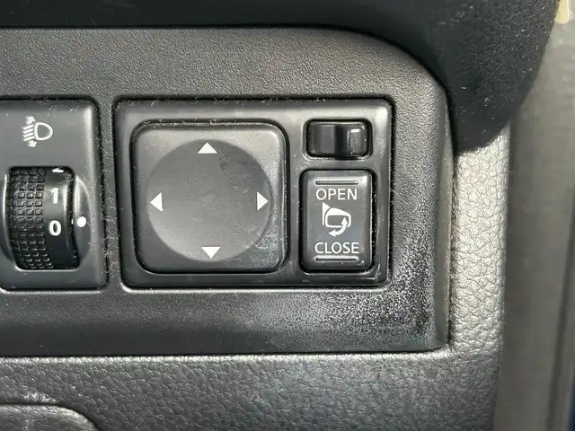 日産 ノート 15X SV +プラズマ 岡山県 2012(平24)年 6.9万km スカッシュブルー 登録時走行距離68170km/純正ナビ/(AM/FM/TV/DISC/BT)/ETC/スマートキー/電動格納ミラー/パワーステアリング/パワーウィンドウ/純正フロアマット/ハロゲンヘッドライト/取扱説明書/保証書/記録簿/フルフラットシート/