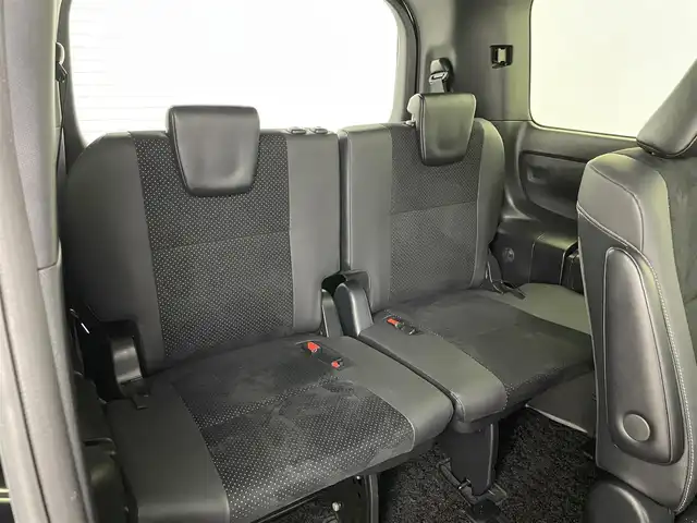 トヨタ ヴォクシー ZS 煌Ⅲ 岡山県 2021(令3)年 4.3万km ブラック 純正９インチナビ	/【ナビ/フルセグ/Bluetooth/DVD】	/両側パワースライドドア/バックカメラ/クルーズコントロール/オートハイビーム	/LEDヘッドライト（AUTO機能付き）/ビルトインETC/衝突軽減ブレーキシステム	/車線逸脱防止システム	/横滑り防止装置	/踏み間違い防止装置/純正15インチアルミ	/コーナーセンサー（前後）	/純正フロアマット	/ステアリングスイッチ	/後席サンシェイド/チルトステアリング/シートリフター/シートバックテーブル(N席側)	/ウィンカーミラー/ドアバイザー/プッシュスタート