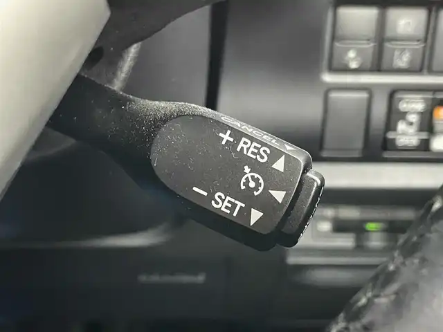 トヨタ ヴォクシー ZS 煌Ⅲ 岡山県 2021(令3)年 4.3万km ブラック 純正９インチナビ	/【ナビ/フルセグ/Bluetooth/DVD】	/両側パワースライドドア/バックカメラ/クルーズコントロール/オートハイビーム	/LEDヘッドライト（AUTO機能付き）/ビルトインETC/衝突軽減ブレーキシステム	/車線逸脱防止システム	/横滑り防止装置	/踏み間違い防止装置/純正15インチアルミ	/コーナーセンサー（前後）	/純正フロアマット	/ステアリングスイッチ	/後席サンシェイド/チルトステアリング/シートリフター/シートバックテーブル(N席側)	/ウィンカーミラー/ドアバイザー/プッシュスタート