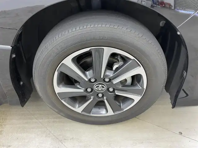 トヨタ ヴォクシー ZS 煌Ⅲ 岡山県 2021(令3)年 4.3万km ブラック 純正９インチナビ	/【ナビ/フルセグ/Bluetooth/DVD】	/両側パワースライドドア/バックカメラ/クルーズコントロール/オートハイビーム	/LEDヘッドライト（AUTO機能付き）/ビルトインETC/衝突軽減ブレーキシステム	/車線逸脱防止システム	/横滑り防止装置	/踏み間違い防止装置/純正15インチアルミ	/コーナーセンサー（前後）	/純正フロアマット	/ステアリングスイッチ	/後席サンシェイド/チルトステアリング/シートリフター/シートバックテーブル(N席側)	/ウィンカーミラー/ドアバイザー/プッシュスタート