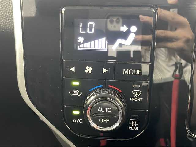 トヨタ タンク カスタムG S 岐阜県 2017(平29)年 2.8万km ブラックマイカメタリック/レーザーブルークリスタルシャイン 2トーン 純正7型ナビゲーション(NSZT-W66T)/AM FM/CD DVD/Bluetooth/SD/フルセグテレビ/バックカメラ/革巻きステアリング/ステアリングリモコン/LEDヘッドライト/オートライト/ワンオーナー/ビルトインETC2.0/クルーズコントロール/シートヒーター(D/N席)/前後ドラレコ/プラズマクラスター/トヨタセーフティセンス/衝突被害軽減システム/横滑り防止装置/アイドリングストップ/スマートキー/プッシュスタート/スペアキー有