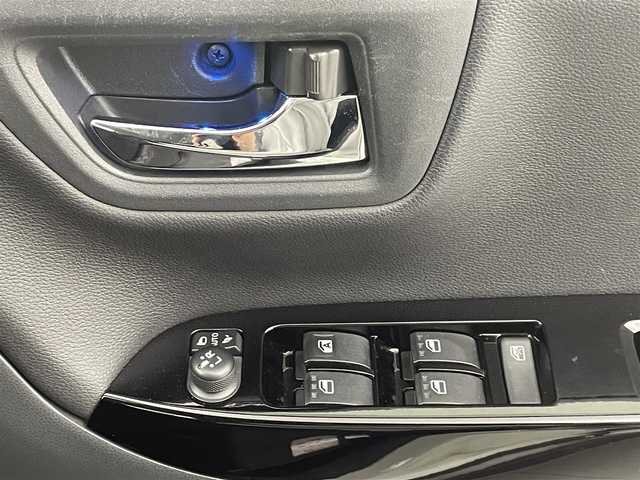 ダイハツ キャスト スポーツ SAⅡ 熊本県 2016(平28)年 6.7万km パールホワイトⅢ 社外ナビMDV-Z702W（ＣＤ・ＤＶＤ・ＢＴ）/バックカメラ　/ＥＴＣ　/運転席シートヒーター　/後ろのみコーナーセンサー　/スマートアシストII/・衝突回避支援ブレーキ/・衝突警報機能/・車線逸脱抑制機能/・誤発進制御機能/・先行車発進お知らせ機能/横滑り防止　/アイドリングストップ　/パドルシフト/純正フロアマット/純正１６インチAW/オートライト　/ＬＥＤヘッドライト　/フォグライト/プッシュスタート/スマートキー