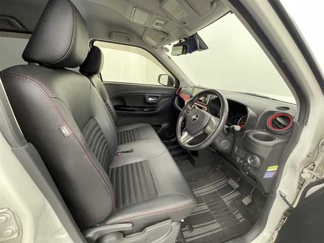 ダイハツ キャスト スポーツ SAⅡ 熊本県 2016(平28)年 6.7万km パールホワイトⅢ 社外ナビMDV-Z702W（ＣＤ・ＤＶＤ・ＢＴ）/バックカメラ　/ＥＴＣ　/運転席シートヒーター　/後ろのみコーナーセンサー　/スマートアシストII/・衝突回避支援ブレーキ/・衝突警報機能/・車線逸脱抑制機能/・誤発進制御機能/・先行車発進お知らせ機能/横滑り防止　/アイドリングストップ　/パドルシフト/純正フロアマット/純正１６インチAW/オートライト　/ＬＥＤヘッドライト　/フォグライト/プッシュスタート/スマートキー