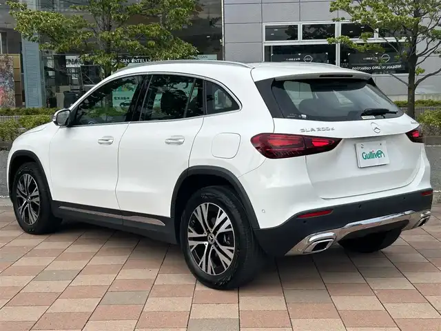 メルセデス・ベンツ Ｍ・ベンツ ＧＬＡ２００ｄ 4マチック 福島県 2024(令6)年 0.2万km ポーラホワイト 純正ナビゲーション/【USB/BT/TV】/360°カメラシステム/パノラミックスライディングルーフ/ドライブレコーダー付きレーザー＆レーダー探知機/型番：Z840DR/ETC/置くだけ充電/アクティブブレーキアシスト/ブラインドスポットモニター/アクティブディスタンスアシストディストロニック/アクティブレーンキーピングアシスト/アイドリングストップ/電動リフトゲート/前席シートヒーター/前席パワーシート/前席シートメモリー/ステアリングリモコン/パドルシフト/LEDオートライト/LEDフォグランプ/純正フロアマット