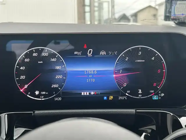 メルセデス・ベンツ Ｍ・ベンツ ＧＬＡ２００ｄ 4マチック 福島県 2024(令6)年 0.2万km ポーラホワイト 純正ナビゲーション/【USB/BT/TV】/360°カメラシステム/パノラミックスライディングルーフ/ドライブレコーダー付きレーザー＆レーダー探知機/型番：Z840DR/ETC/置くだけ充電/アクティブブレーキアシスト/ブラインドスポットモニター/アクティブディスタンスアシストディストロニック/アクティブレーンキーピングアシスト/アイドリングストップ/電動リフトゲート/前席シートヒーター/前席パワーシート/前席シートメモリー/ステアリングリモコン/パドルシフト/LEDオートライト/LEDフォグランプ/純正フロアマット