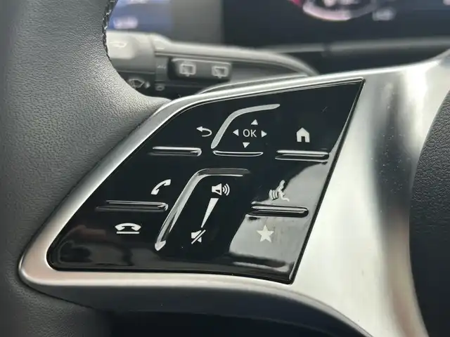 メルセデス・ベンツ Ｍ・ベンツ ＧＬＡ２００ｄ 4マチック 福島県 2024(令6)年 0.2万km ポーラホワイト 純正ナビゲーション/【USB/BT/TV】/360°カメラシステム/パノラミックスライディングルーフ/ドライブレコーダー付きレーザー＆レーダー探知機/型番：Z840DR/ETC/置くだけ充電/アクティブブレーキアシスト/ブラインドスポットモニター/アクティブディスタンスアシストディストロニック/アクティブレーンキーピングアシスト/アイドリングストップ/電動リフトゲート/前席シートヒーター/前席パワーシート/前席シートメモリー/ステアリングリモコン/パドルシフト/LEDオートライト/LEDフォグランプ/純正フロアマット