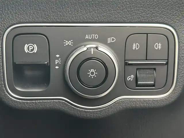 メルセデス・ベンツ Ｍ・ベンツ ＧＬＡ２００ｄ 4マチック 福島県 2024(令6)年 0.2万km ポーラホワイト 純正ナビゲーション/【USB/BT/TV】/360°カメラシステム/パノラミックスライディングルーフ/ドライブレコーダー付きレーザー＆レーダー探知機/型番：Z840DR/ETC/置くだけ充電/アクティブブレーキアシスト/ブラインドスポットモニター/アクティブディスタンスアシストディストロニック/アクティブレーンキーピングアシスト/アイドリングストップ/電動リフトゲート/前席シートヒーター/前席パワーシート/前席シートメモリー/ステアリングリモコン/パドルシフト/LEDオートライト/LEDフォグランプ/純正フロアマット