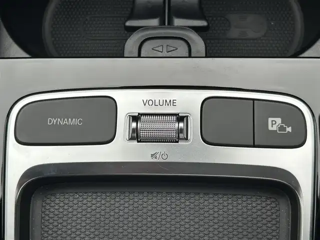 メルセデス・ベンツ Ｍ・ベンツ ＧＬＡ２００ｄ 4マチック 福島県 2024(令6)年 0.2万km ポーラホワイト 純正ナビゲーション/【USB/BT/TV】/360°カメラシステム/パノラミックスライディングルーフ/ドライブレコーダー付きレーザー＆レーダー探知機/型番：Z840DR/ETC/置くだけ充電/アクティブブレーキアシスト/ブラインドスポットモニター/アクティブディスタンスアシストディストロニック/アクティブレーンキーピングアシスト/アイドリングストップ/電動リフトゲート/前席シートヒーター/前席パワーシート/前席シートメモリー/ステアリングリモコン/パドルシフト/LEDオートライト/LEDフォグランプ/純正フロアマット