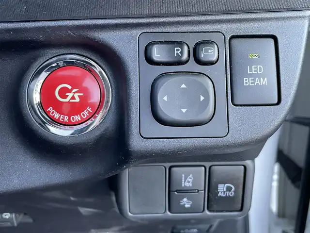 トヨタ アクア G G’s 青森県 2016(平28)年 7.3万km ライムホワイトパールクリスタルシャイン 社外ＳＤナビ地デジ（７ＷＶ）バックモニター/ＬＥＤヘッドライト/ハーフレザーシート/記録簿６枚/スペアキー/スマートキー/新車時保証書/取扱説明書/社外１５ＡＷ冬タイヤ積み込み
