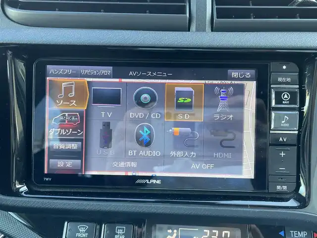 トヨタ アクア G G’s 青森県 2016(平28)年 7.3万km ライムホワイトパールクリスタルシャイン 社外ＳＤナビ地デジ（７ＷＶ）バックモニター/ＬＥＤヘッドライト/ハーフレザーシート/記録簿６枚/スペアキー/スマートキー/新車時保証書/取扱説明書/社外１５ＡＷ冬タイヤ積み込み