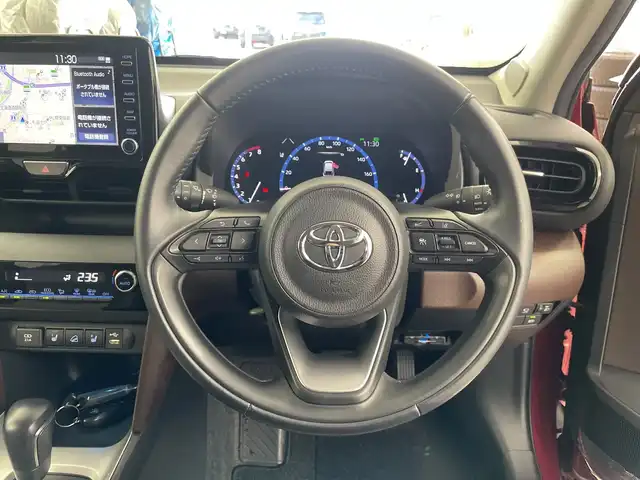 トヨタ ヤリスクロス Z 道央・札幌 2020(令2)年 4.5万km ブラックマイカ/センシュアルレッドマイカ ・４ＷＤ/寒冷地仕様/・セーフティセンス/・ワンオーナー/・レーダークルーズコントロール/・ダウンヒルアシスト/・ブラインドスポットモニター/・純正ナビ/・BT/DVD/CD/USB/ミラキャスト/・全方位カメラ/・ハーフレザーシート/・前席シートヒーター/・ステアリングスイッチ/・LEDヘッドライト/・オートライト/オートマチックハイビーム/・スマートキー/プッシュスタート/・純正エンジンスターター/・ETC