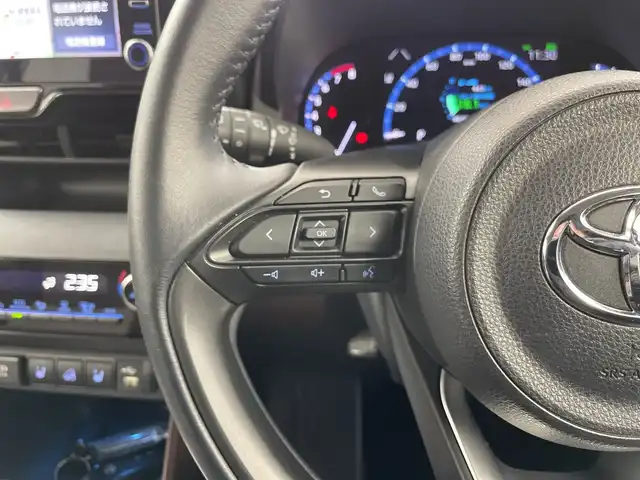 トヨタ ヤリスクロス Z 道央・札幌 2020(令2)年 4.5万km ブラックマイカ/センシュアルレッドマイカ ・４ＷＤ/寒冷地仕様/・セーフティセンス/・ワンオーナー/・レーダークルーズコントロール/・ダウンヒルアシスト/・ブラインドスポットモニター/・純正ナビ/・BT/DVD/CD/USB/ミラキャスト/・全方位カメラ/・ハーフレザーシート/・前席シートヒーター/・ステアリングスイッチ/・LEDヘッドライト/・オートライト/オートマチックハイビーム/・スマートキー/プッシュスタート/・純正エンジンスターター/・ETC