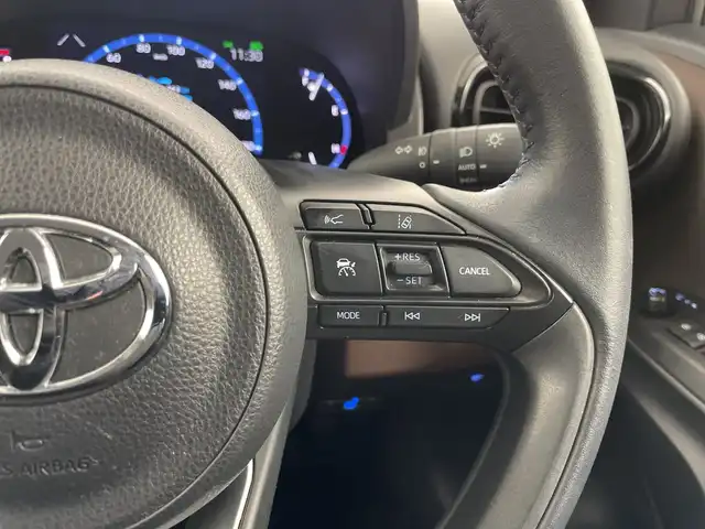 トヨタ ヤリスクロス Z 道央・札幌 2020(令2)年 4.5万km ブラックマイカ/センシュアルレッドマイカ ・４ＷＤ/寒冷地仕様/・セーフティセンス/・ワンオーナー/・レーダークルーズコントロール/・ダウンヒルアシスト/・ブラインドスポットモニター/・純正ナビ/・BT/DVD/CD/USB/ミラキャスト/・全方位カメラ/・ハーフレザーシート/・前席シートヒーター/・ステアリングスイッチ/・LEDヘッドライト/・オートライト/オートマチックハイビーム/・スマートキー/プッシュスタート/・純正エンジンスターター/・ETC