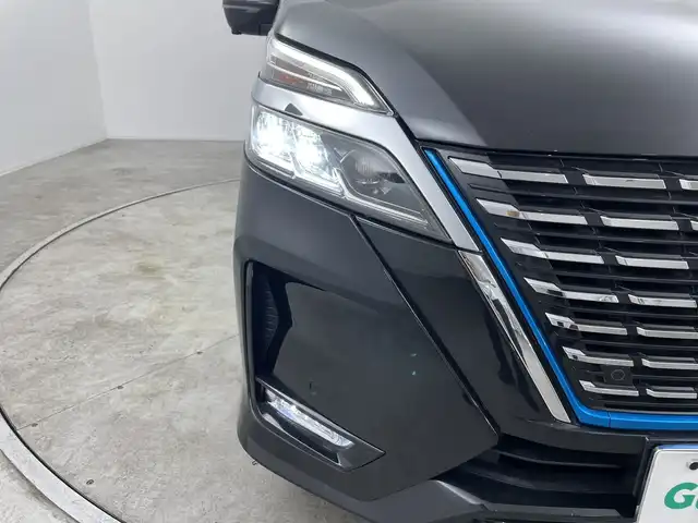 日産 セレナ e－パワー ハイウェイスター V 群馬県 2021(令3)年 3.8万km ダイヤモンドブラック 純正１０型ナビ　純正１１型後席モニター　全周囲カメラ プロパイロット　ハンズフリー両側電動スライドドア　衝突被害軽減ブレーキ　ドライブレコーダー　オートライト　ＬＥＤヘッドライト　ＥＴＣ　スマートキー