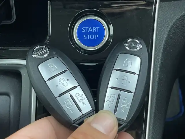 日産 セレナ e－パワー ハイウェイスター V 群馬県 2021(令3)年 3.8万km ダイヤモンドブラック 純正１０型ナビ　純正１１型後席モニター　全周囲カメラ プロパイロット　ハンズフリー両側電動スライドドア　衝突被害軽減ブレーキ　ドライブレコーダー　オートライト　ＬＥＤヘッドライト　ＥＴＣ　スマートキー