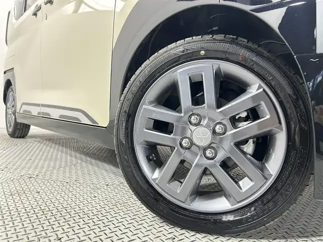 三菱 デリカミニ T プレミアム 大阪府 2025(令7)年 0.1千km ベージュⅡ T　PREMIUM　/【メーカーOP】9型ディスプレイオーディオ/サイドデカール/届出済未使用車　全方位カメラ　両側電動ドア　シートヒーター　レーダークルーズＣ　クリアランスソナー　ＢlueTooth　デジタルインナーミラー　ハンドルヒーター　オートホールド