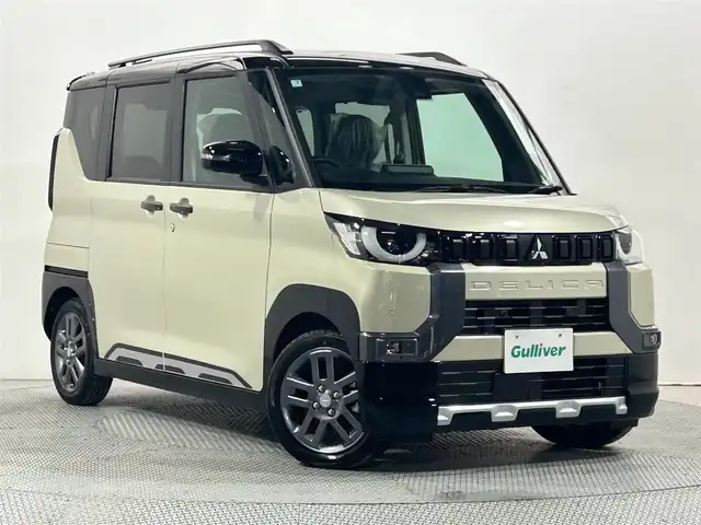 三菱 デリカミニ T プレミアム 大阪府 2025(令7)年 0.1千km ベージュⅡ T　PREMIUM　/【メーカーOP】9型ディスプレイオーディオ/サイドデカール/届出済未使用車　全方位カメラ　両側電動ドア　シートヒーター　レーダークルーズＣ　クリアランスソナー　ＢlueTooth　デジタルインナーミラー　ハンドルヒーター　オートホールド