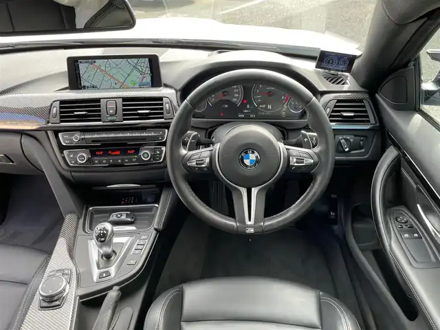 ＢＭＷ Ｍ４ クーペ 神奈川県 2015(平27)年 6.9万km アルピンホワイトⅢ 黒革シート/カーボンルーフ/純正19インチAW/青ブレーキキャリパー/LEDヘッドライト/インテリジェントセーフティ/クルーズコントロール/衝突警告/車線逸脱警告/コーナーセンサー/HUD/純正HDDナビ・地デジTV/純正CD/DVD/MSV/USB/BT/バックモニター/ミラーETC/前席パワーシート/シートヒーター/ドライブレコーダー/パドルシフト/プッシュスタート/スマートキー×2/H28/29/30/R1/2/3/4/5/6/7年整備記録/保証書・取説あり
