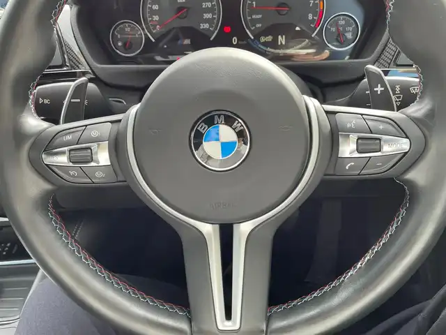 ＢＭＷ Ｍ４ クーペ 神奈川県 2015(平27)年 6.9万km アルピンホワイトⅢ 黒革シート/カーボンルーフ/純正19インチAW/青ブレーキキャリパー/LEDヘッドライト/インテリジェントセーフティ/クルーズコントロール/衝突警告/車線逸脱警告/コーナーセンサー/HUD/純正HDDナビ・地デジTV/純正CD/DVD/MSV/USB/BT/バックモニター/ミラーETC/前席パワーシート/シートヒーター/ドライブレコーダー/パドルシフト/プッシュスタート/スマートキー×2/H28/29/30/R1/2/3/4/5/6/7年整備記録/保証書・取説あり